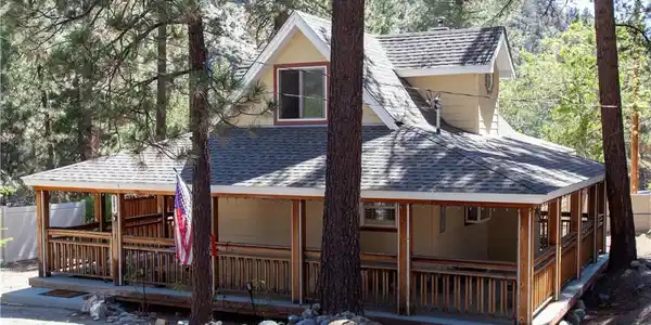 5881 Lone Pine Canyon