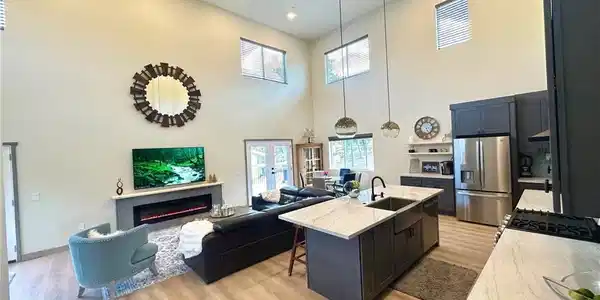 1215 Valley View Drive