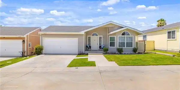 27823 Sunrise Ln