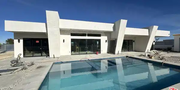 60277 Pueblo Trail