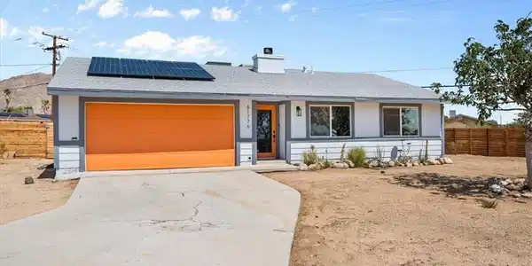 61776 Calle Los Amigos