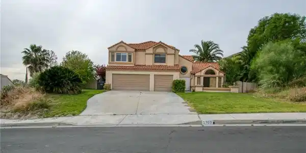1703 Ridge View