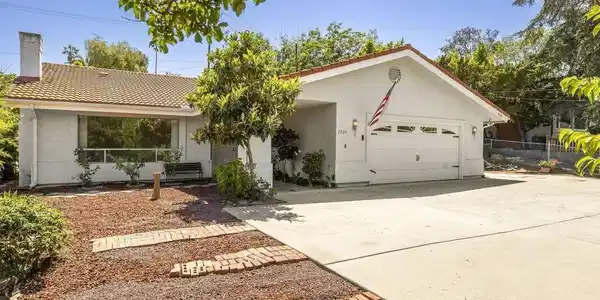 2239 Sunset Drive