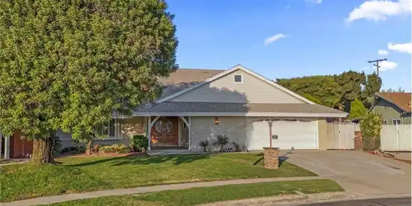 3872 Oleander Drive