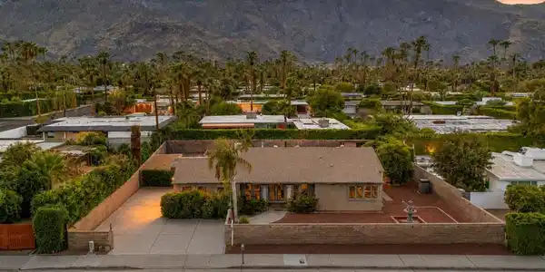 1145 S Sunrise Way