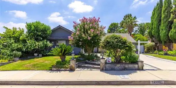 12131 Woodley Avenue