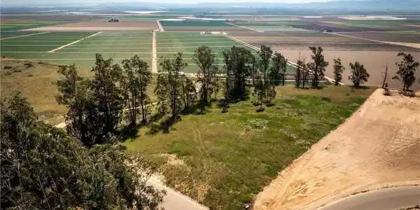 1785 Scenic View Way