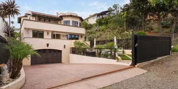 1045 Van Nuys St.