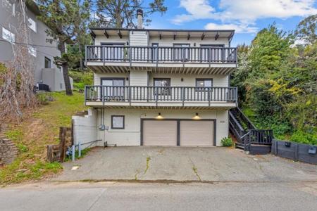 3320 Robinson Drive