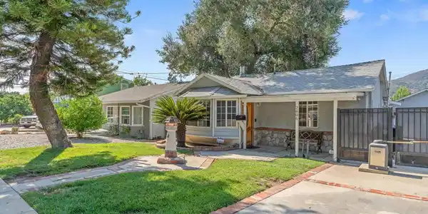2606 Hermosa Avenue