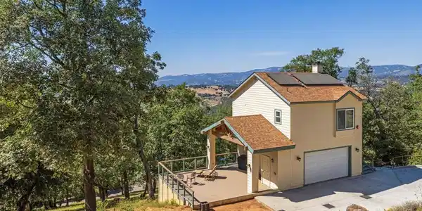 3140 Oak Grove Dr