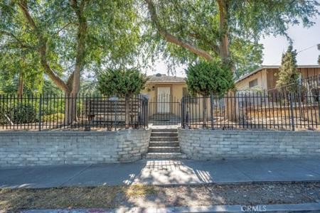 10652 Commerce