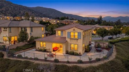 864 E Manresa Drive