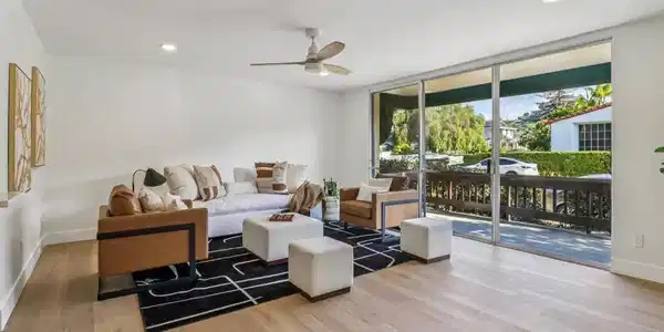 6455 La Jolla Boulevard