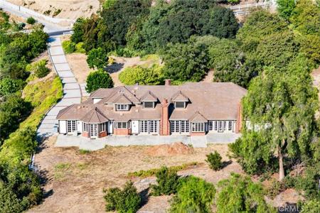 2945 Steeplechase Lane