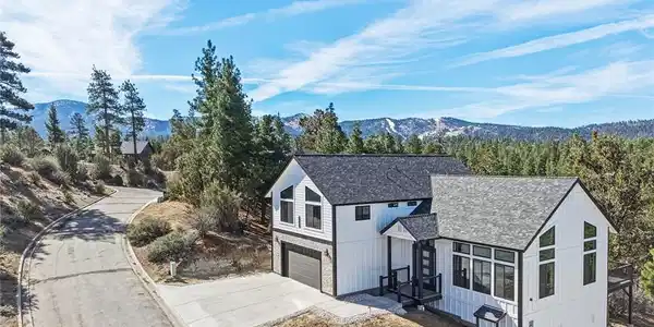 445 Woodcreek