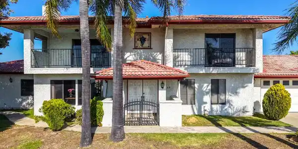 1736 Derringer Lane
