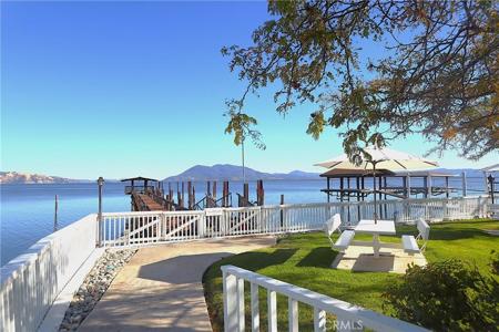 110 Marina Dr N
