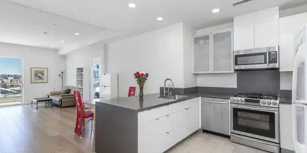 105 S Mariposa Avenue