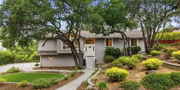 7111 Wooded Lake Drive