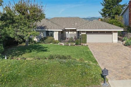 5447 E Willowick