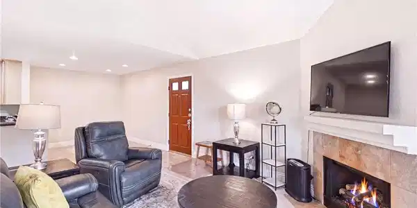 2380 Del Mar Way
