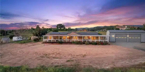 26746 Calle De Encinas