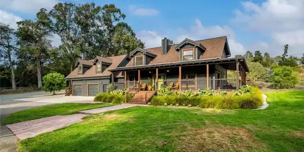 1186 Ramblin Rose Way