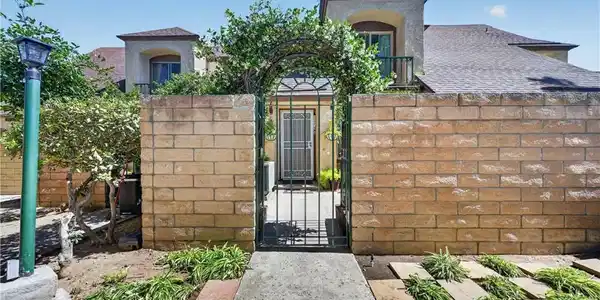 1170 Border Avenue