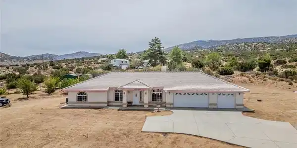 8767 Silver Rock