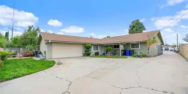 17655 Vine Court