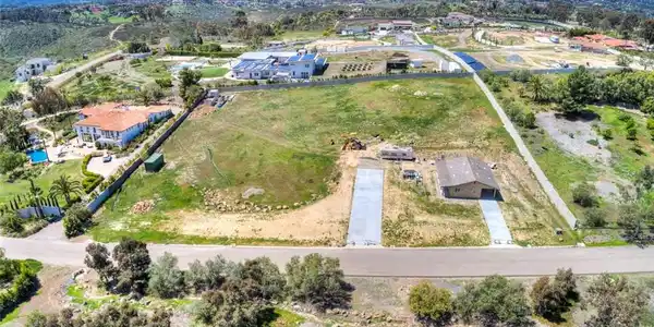 16592 Artesian Hills Ct