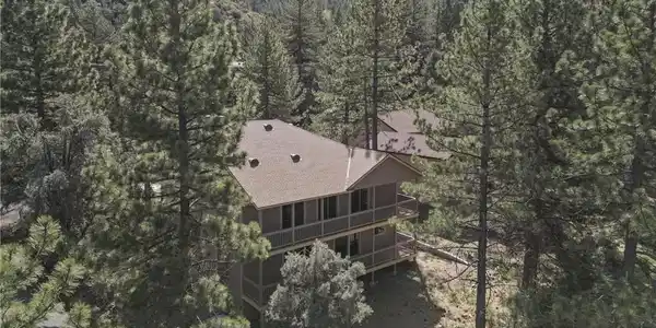 1813 Woodland Drive