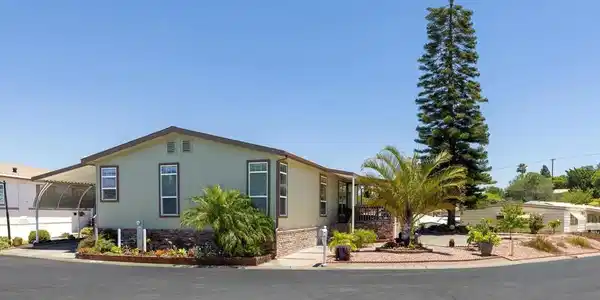 525 W El Norte Parkway