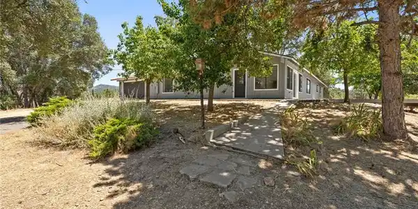 32157 Navajo