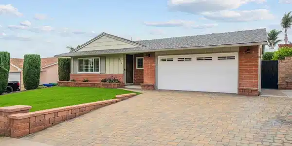 10138 Waynecrest Lane