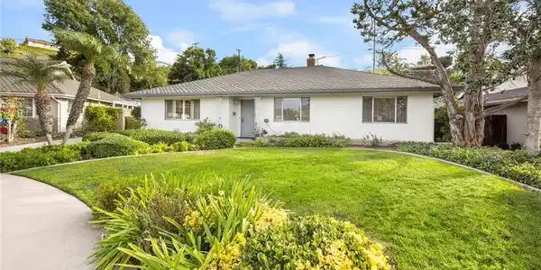 240 W Wedgewood
