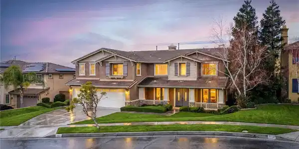 5420 Duncaster