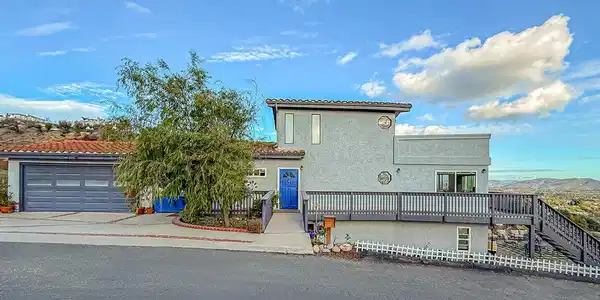 542 San Clemente Way