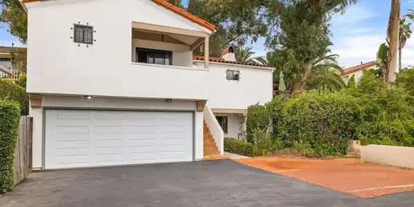 521 E Anapamu Street