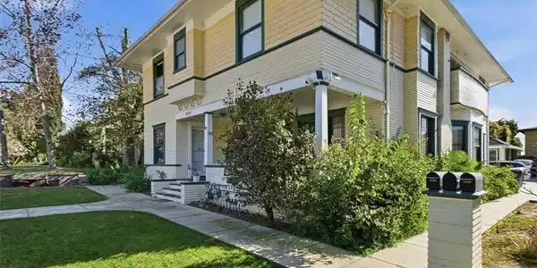 13504 Earlham