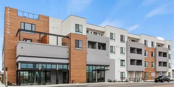 402 W Grand Ave
