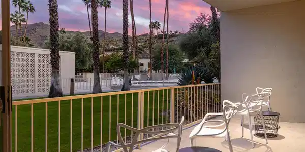 489 Desert Lakes Drive