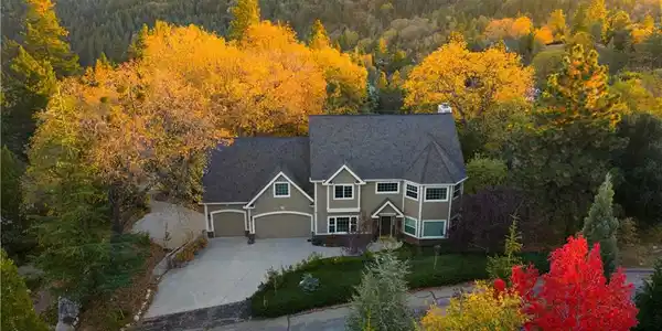 1010 Black Oaks