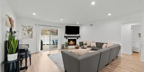 5042 Carolyn Way