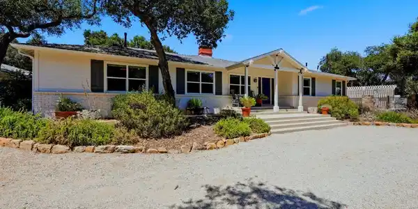 627 E Villanova