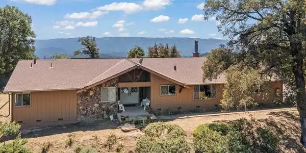 18584 Favre Ridge Road