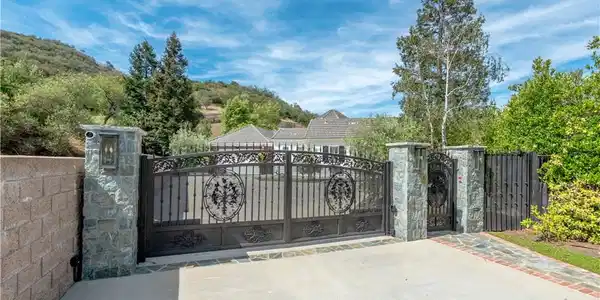1686 SYCAMORE CANYON