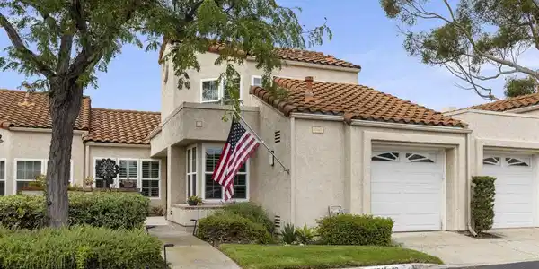 15945 Avenida Villaha
