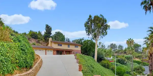 3146 E Los Cerillos Drive